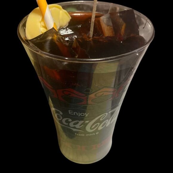 Hand Crafted - Coca Cola Nostalic Candle - 12.7 oz - Picture 4 of 5